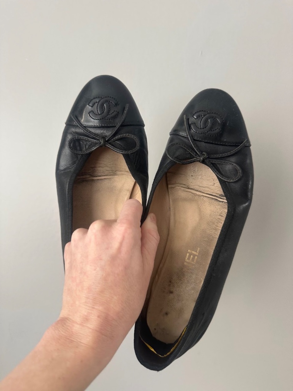 CHANEL Black Women's Slippers used - Picture 11 of 12
